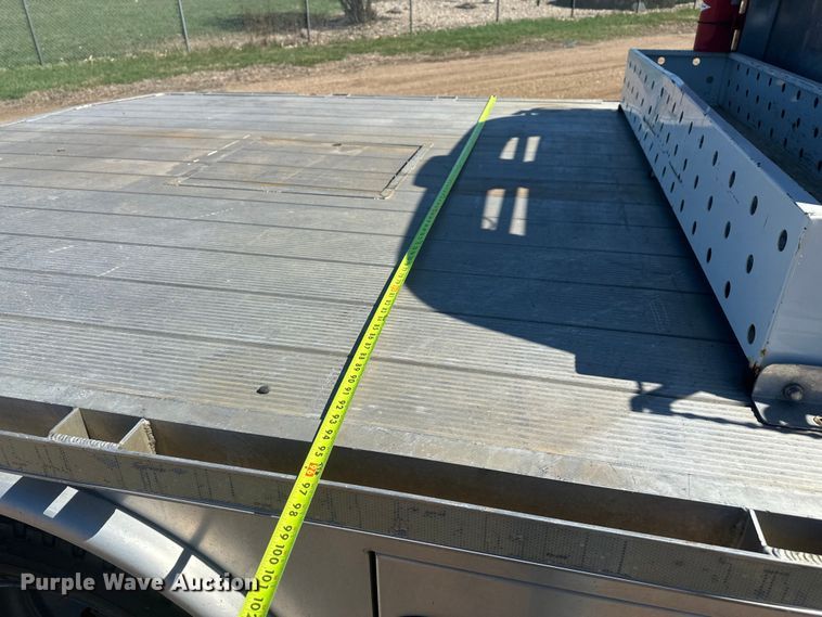 image for item EV5894 2011 Ford F450 Super Duty Crew Cab flatbed truck