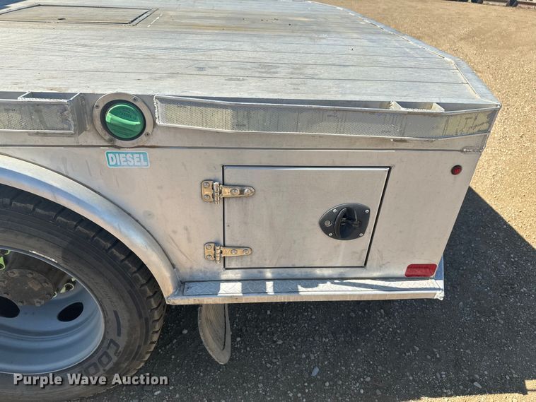 image for item EV5894 2011 Ford F450 Super Duty Crew Cab flatbed truck