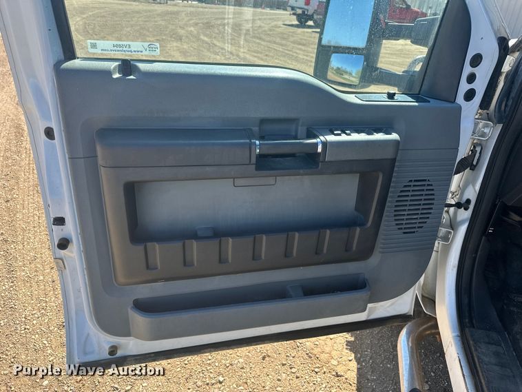 image for item EV5894 2011 Ford F450 Super Duty Crew Cab flatbed truck