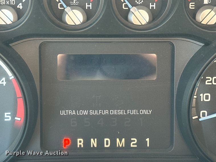 image for item EV5894 2011 Ford F450 Super Duty Crew Cab flatbed truck