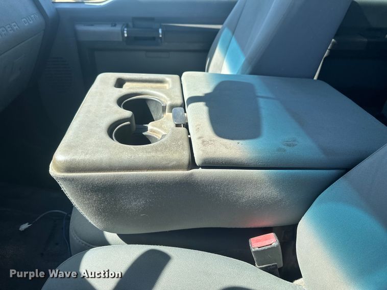 image for item EV5894 2011 Ford F450 Super Duty Crew Cab flatbed truck