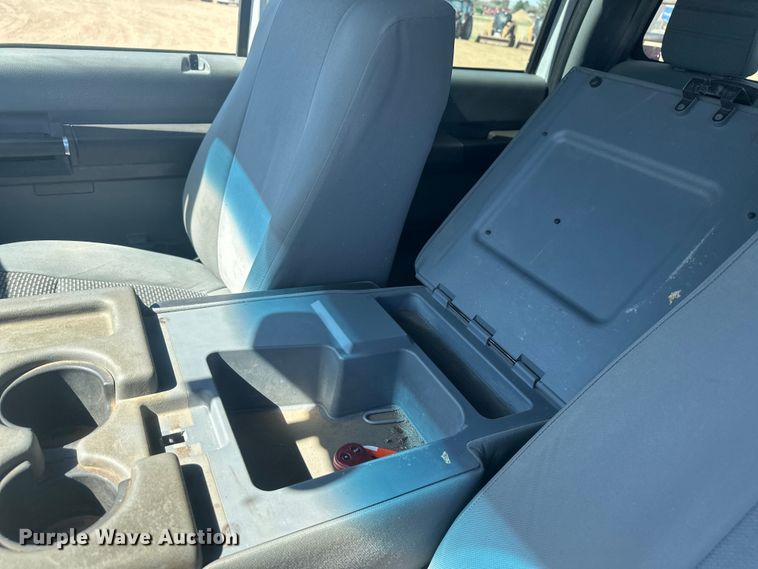 image for item EV5894 2011 Ford F450 Super Duty Crew Cab flatbed truck