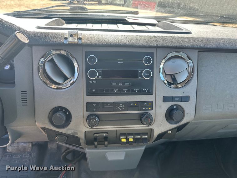 image for item EV5894 2011 Ford F450 Super Duty Crew Cab flatbed truck