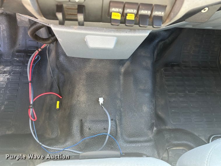 image for item EV5894 2011 Ford F450 Super Duty Crew Cab flatbed truck