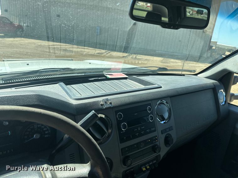 image for item EV5894 2011 Ford F450 Super Duty Crew Cab flatbed truck