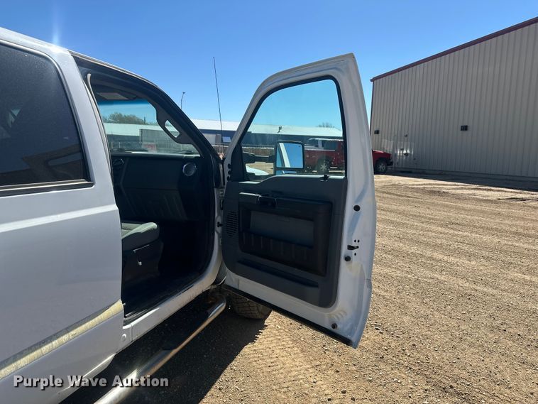 image for item EV5894 2011 Ford F450 Super Duty Crew Cab flatbed truck