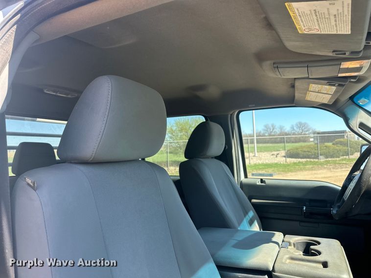 image for item EV5894 2011 Ford F450 Super Duty Crew Cab flatbed truck