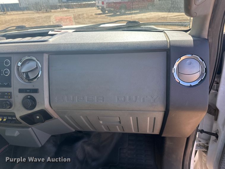 image for item EV5894 2011 Ford F450 Super Duty Crew Cab flatbed truck