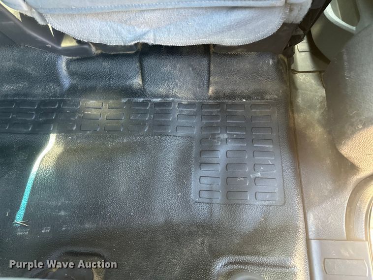 image for item EV5894 2011 Ford F450 Super Duty Crew Cab flatbed truck