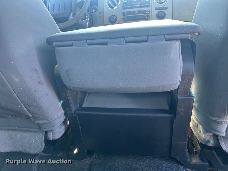 image for item EV5894 2011 Ford F450 Super Duty Crew Cab flatbed truck