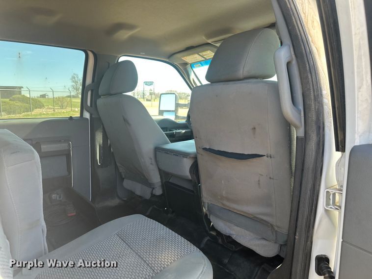 image for item EV5894 2011 Ford F450 Super Duty Crew Cab flatbed truck