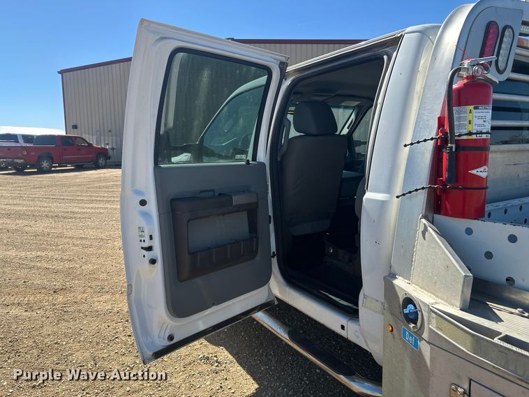 image for item EV5894 2011 Ford F450 Super Duty Crew Cab flatbed truck