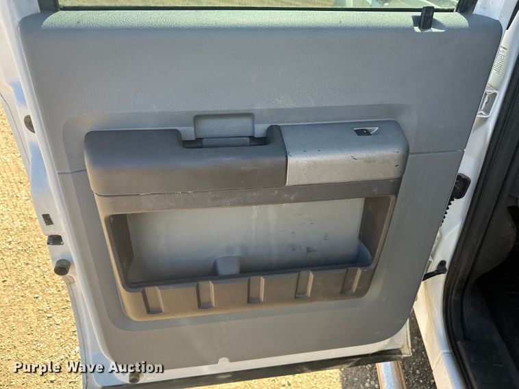 image for item EV5894 2011 Ford F450 Super Duty Crew Cab flatbed truck