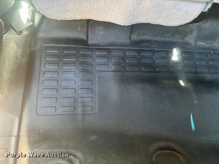 image for item EV5894 2011 Ford F450 Super Duty Crew Cab flatbed truck