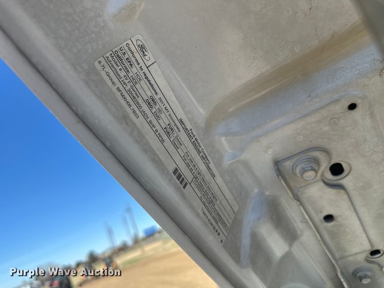 image for item EV5894 2011 Ford F450 Super Duty Crew Cab flatbed truck