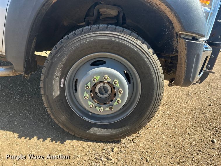 image for item EV5894 2011 Ford F450 Super Duty Crew Cab flatbed truck