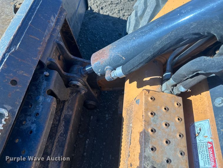 image for item EV5895 2015 Case SV280 skid steer loader