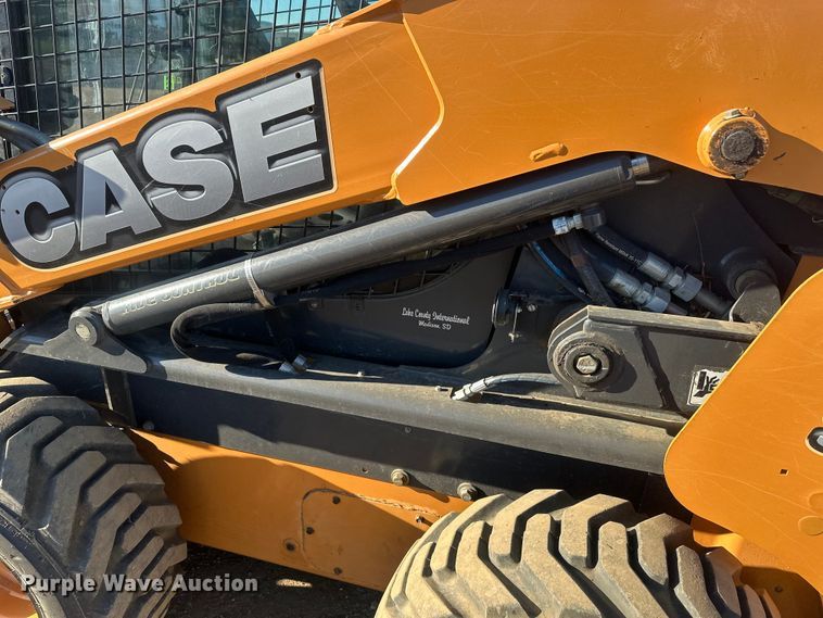 image for item EV5895 2015 Case SV280 skid steer loader