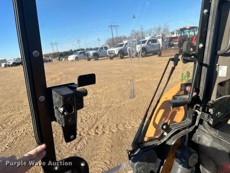 image for item EV5895 2015 Case SV280 skid steer loader