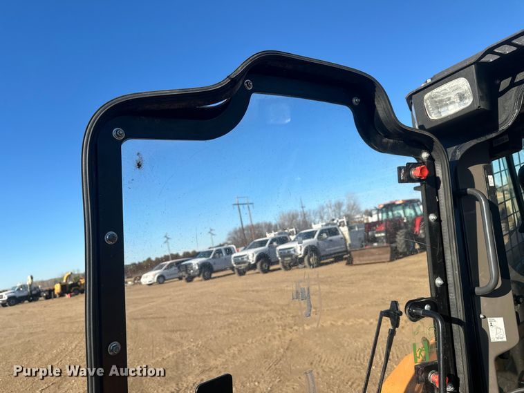 image for item EV5895 2015 Case SV280 skid steer loader