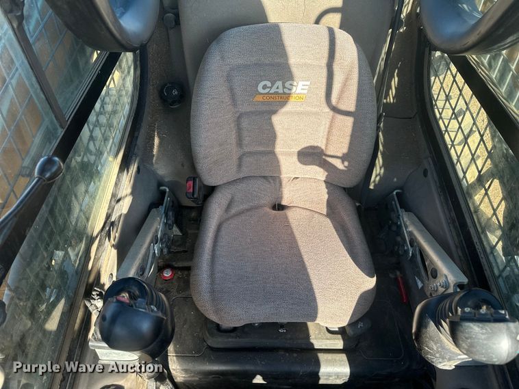 image for item EV5895 2015 Case SV280 skid steer loader