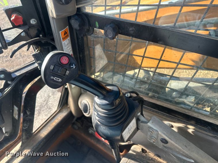 image for item EV5895 2015 Case SV280 skid steer loader