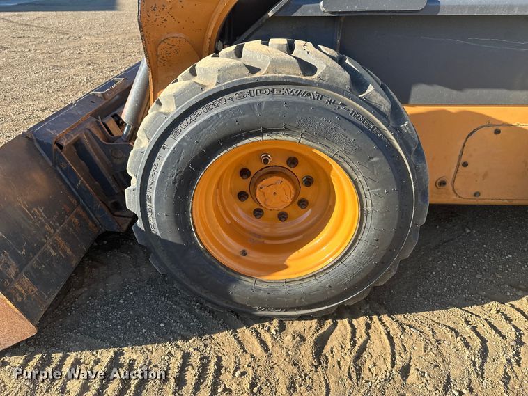 image for item EV5895 2015 Case SV280 skid steer loader