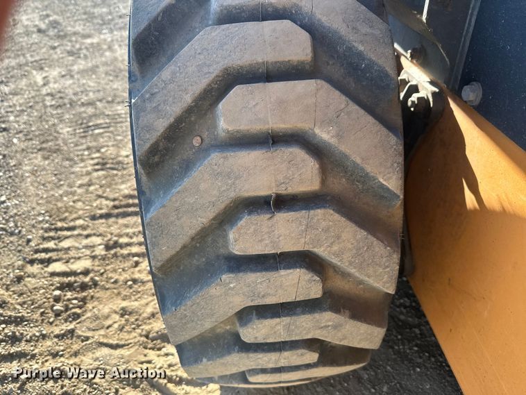 image for item EV5895 2015 Case SV280 skid steer loader