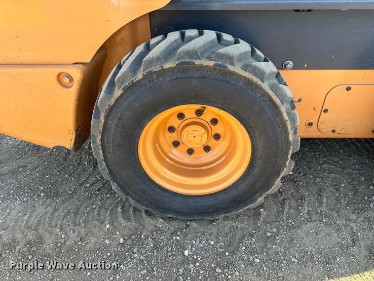 image for item EV5895 2015 Case SV280 skid steer loader