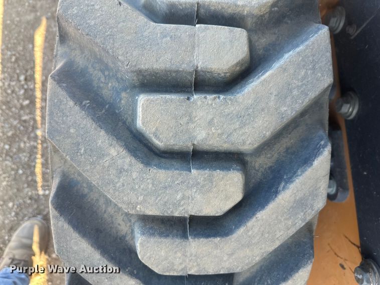 image for item EV5895 2015 Case SV280 skid steer loader