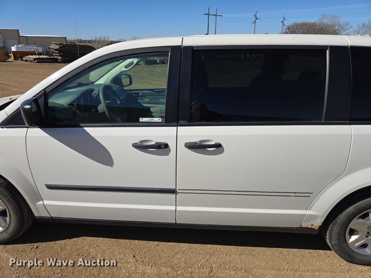 image for item EV5896 2008 Dodge Grand Caravan SE van