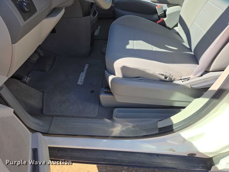 image for item EV5896 2008 Dodge Grand Caravan SE van