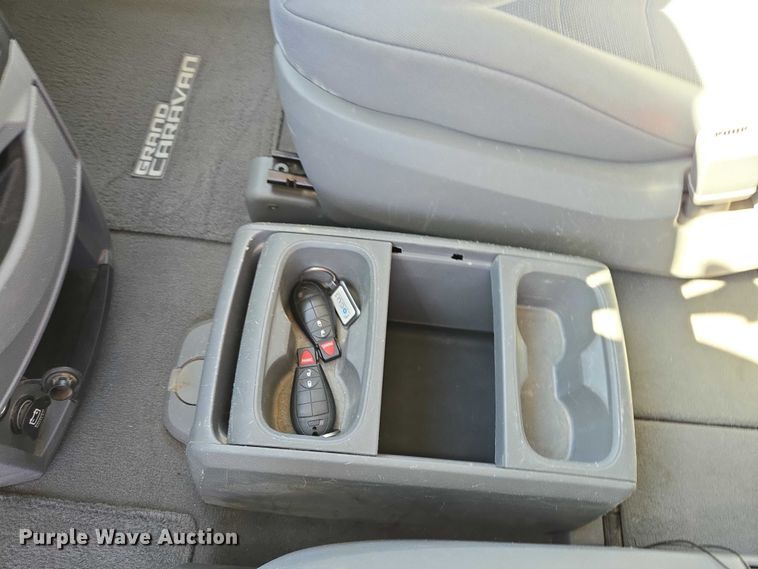 image for item EV5896 2008 Dodge Grand Caravan SE van