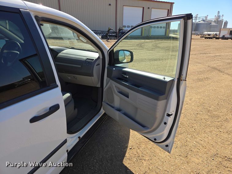 image for item EV5896 2008 Dodge Grand Caravan SE van