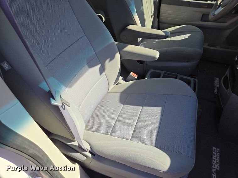image for item EV5896 2008 Dodge Grand Caravan SE van