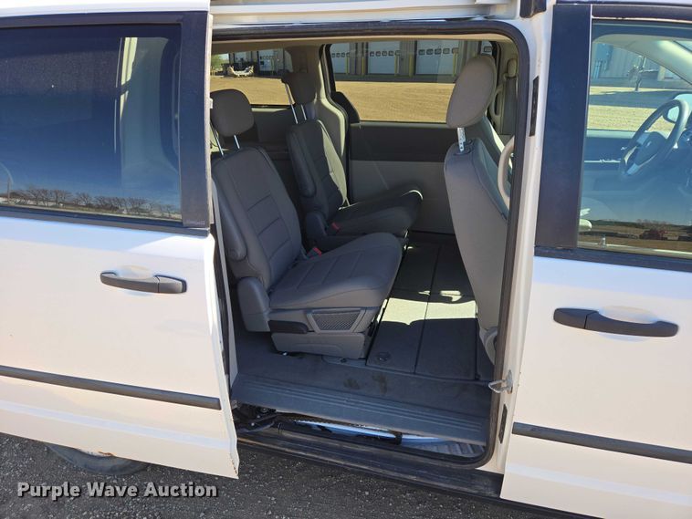 image for item EV5896 2008 Dodge Grand Caravan SE van