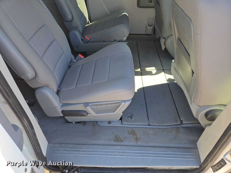 image for item EV5896 2008 Dodge Grand Caravan SE van