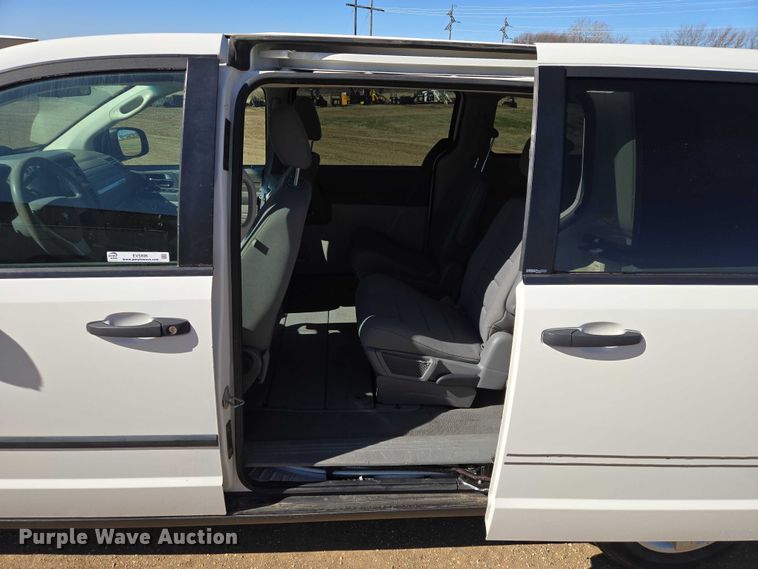 image for item EV5896 2008 Dodge Grand Caravan SE van