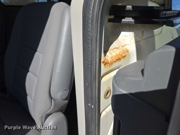 image for item EV5896 2008 Dodge Grand Caravan SE van