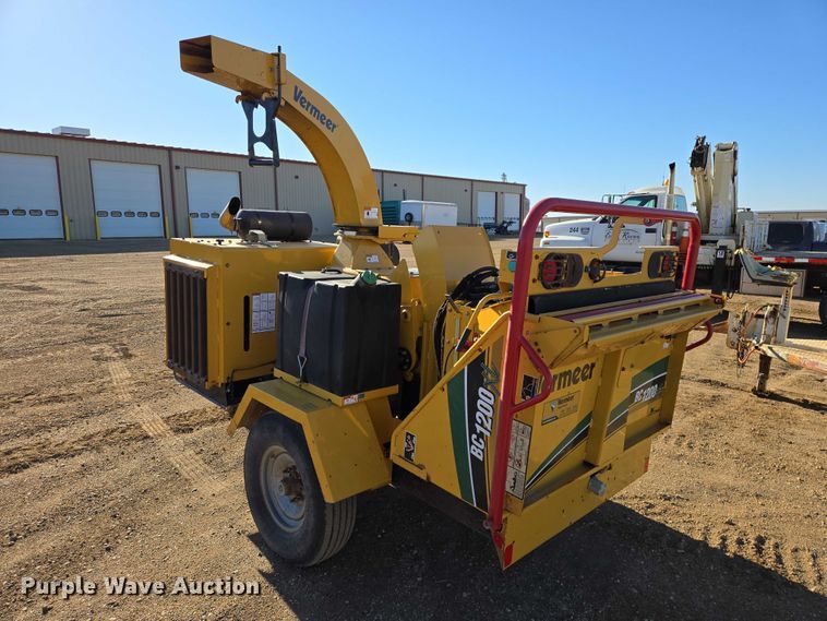 image for item EV5899 2012 Vermeer BC1200XL wood chipper
