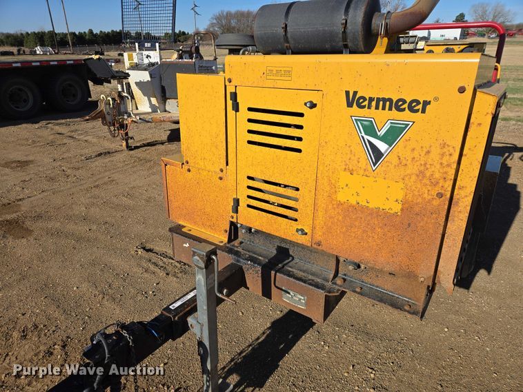 image for item EV5899 2012 Vermeer BC1200XL wood chipper