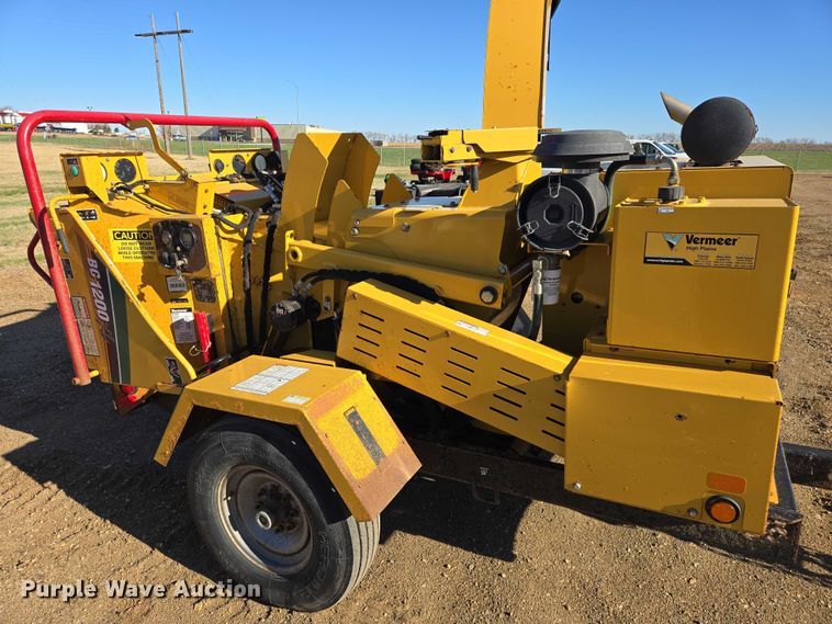 image for item EV5899 2012 Vermeer BC1200XL wood chipper