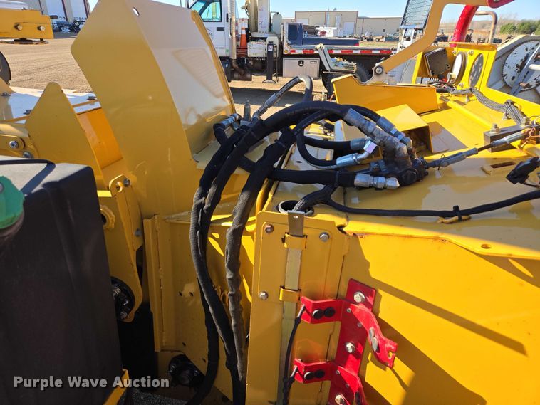 image for item EV5899 2012 Vermeer BC1200XL wood chipper