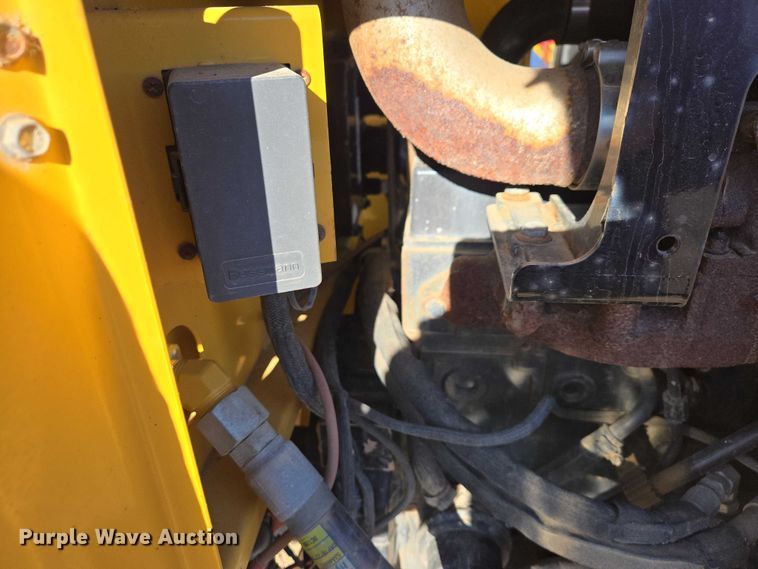 image for item EV5899 2012 Vermeer BC1200XL wood chipper