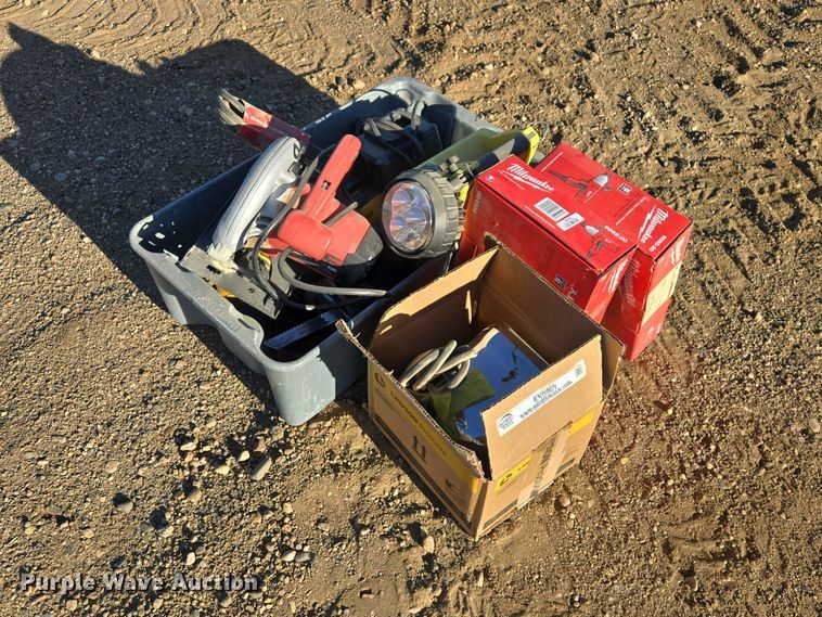 image for item EV5901 Assorted tools