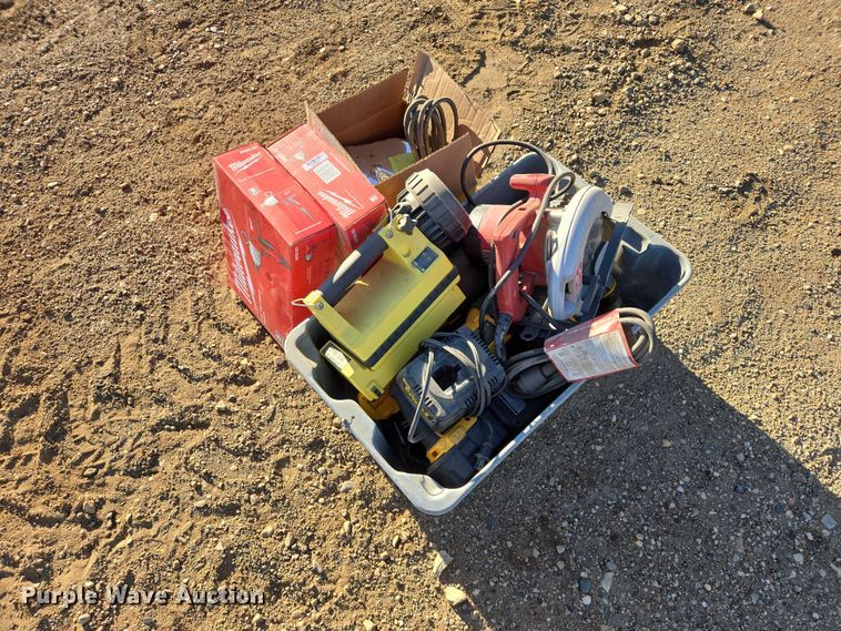 image for item EV5901 Assorted tools