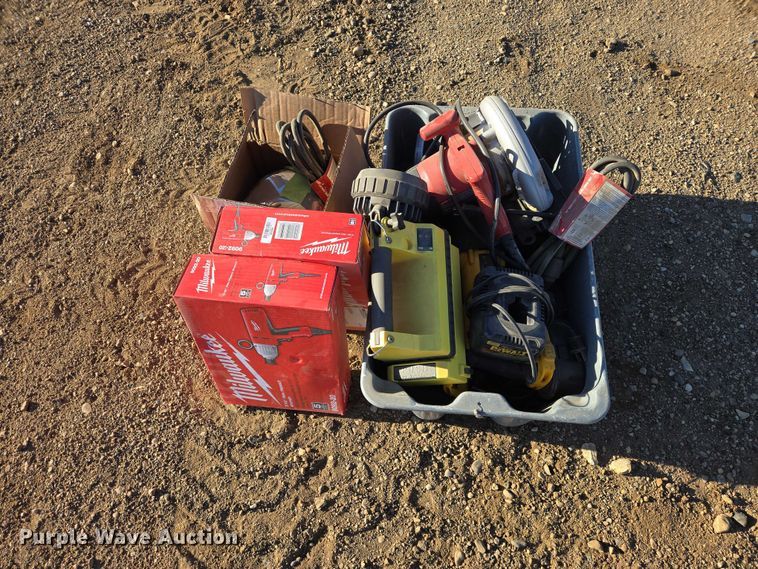 image for item EV5901 Assorted tools