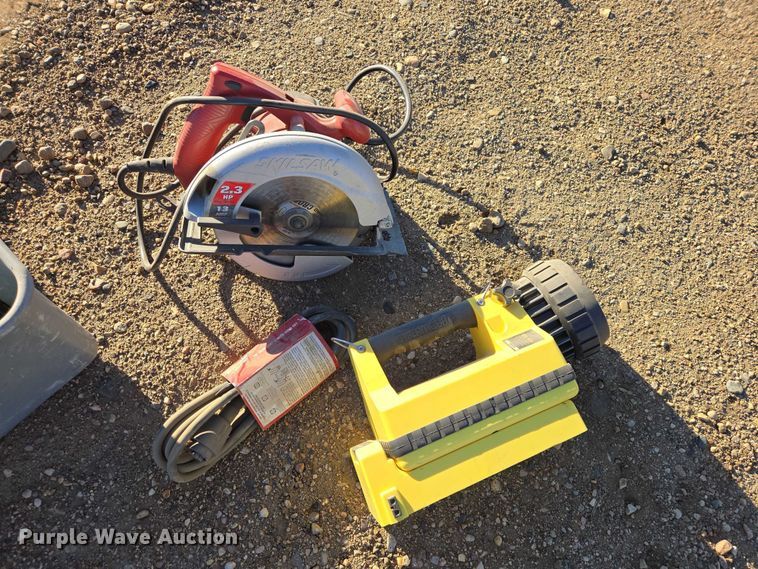 image for item EV5901 Assorted tools