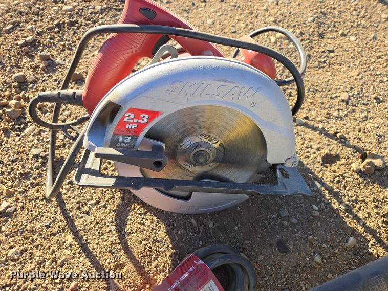 image for item EV5901 Assorted tools