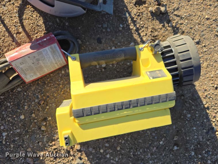 image for item EV5901 Assorted tools